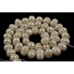 CULTURED FRESHWATER WHITE PEARLS SEMI ROUND 8MM